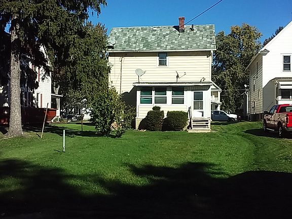 2nd image of 627 Deer St