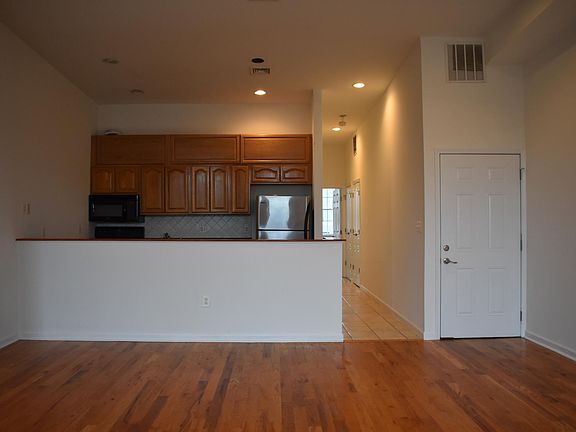 2nd image of 2218 Frankford Ave Floor 3