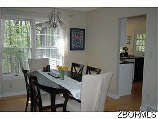 4th image of 5265 Milford Dr