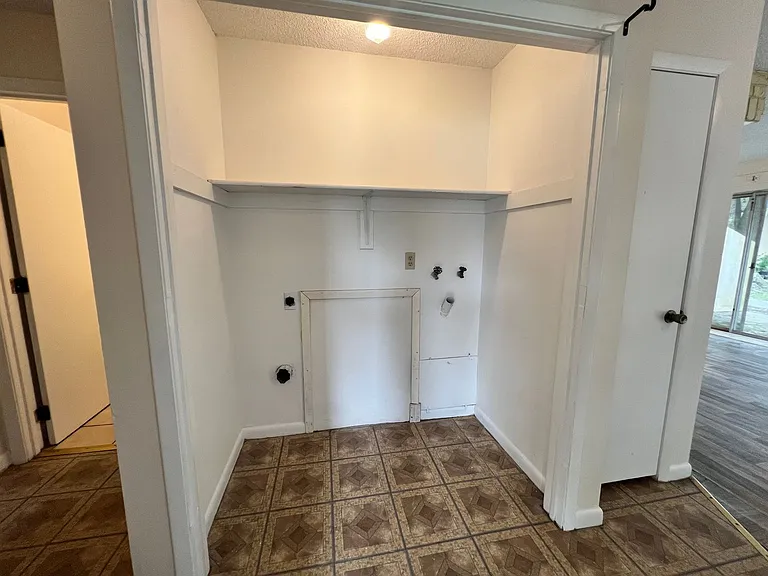 4608 Sandy Ln — Photo 14