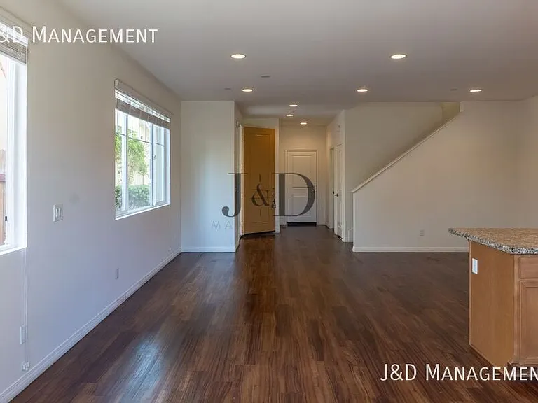 3150-3170 Bancroft Dr — Photo 10