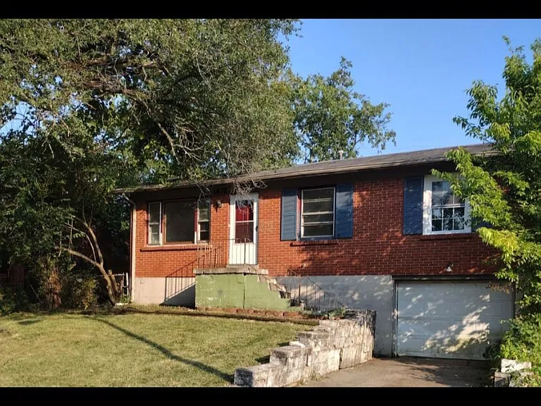1872 Marietta Dr — Photo 5