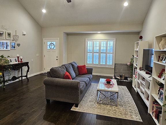 4th image of 221 Northup Rd