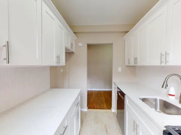 112-30 Northern Boulevard image 3 of 13