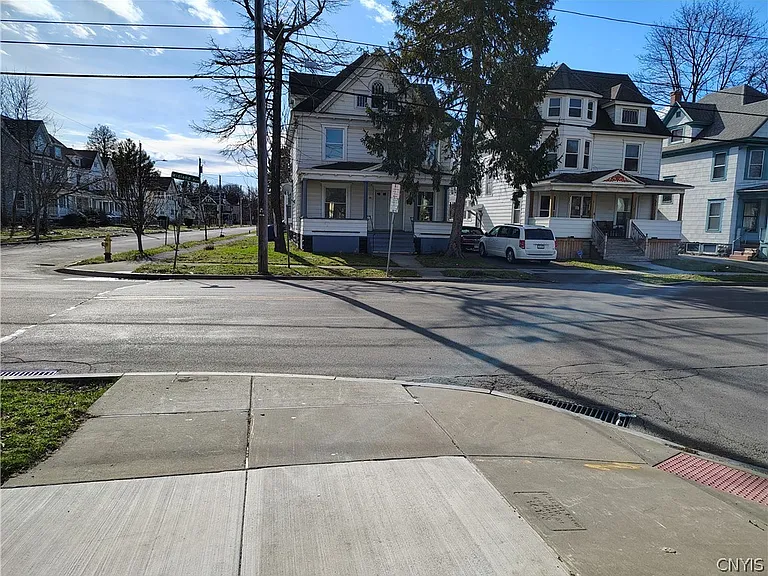 1330 Midland Ave — Photo 1