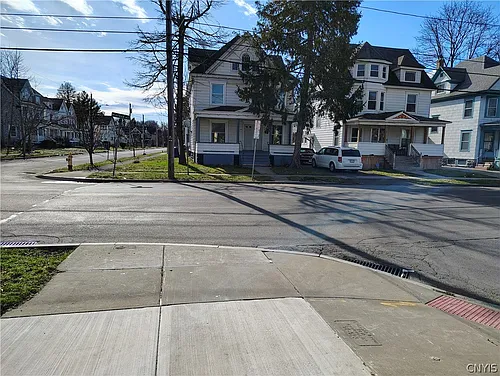 1330 Midland Ave Photo 1