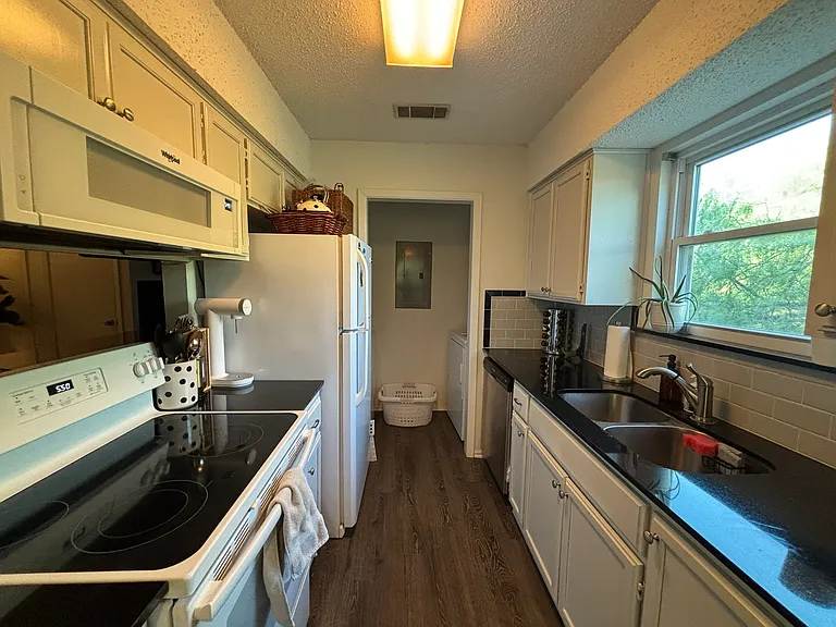 3700 Washburn Ave #D — Photo 6