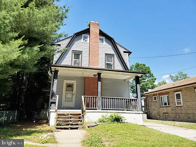 637 Highland Ave photo 1