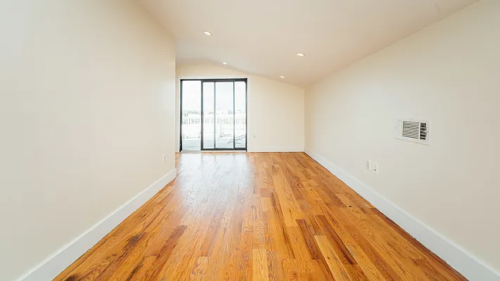 Rented by Nooklyn NYC LLC | media 21