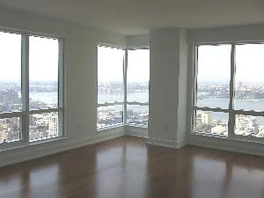 Sold by Trump International Realty | media 8