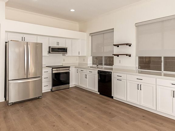 5th image of 369 W Fairway Pl