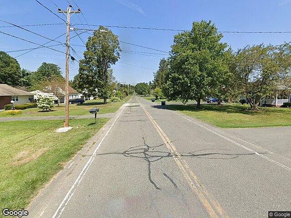 Exterior Neighborhood (street photo)