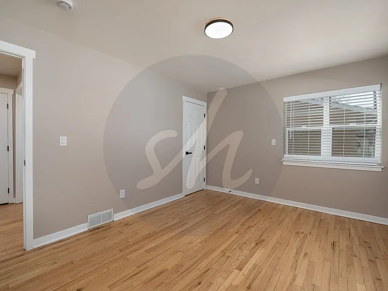 1827 W Kiowa St — Photo 8