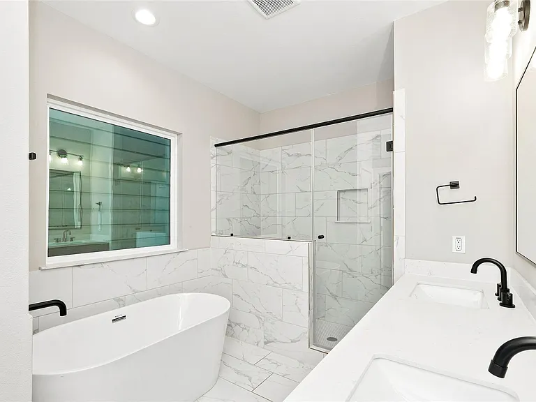 8324 Curry Rd — Photo 13