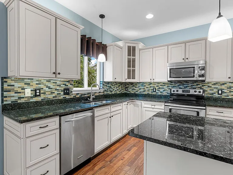 615 Derby Way Dr — Photo 23