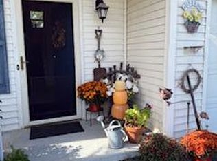 38 Diane Ct, Cohoes, NY 12047
