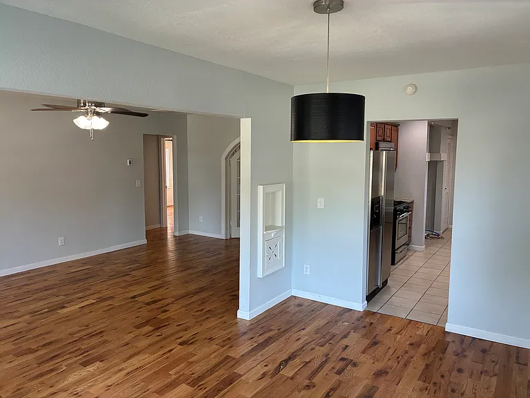 832 S Indianapolis Ave — Photo 5