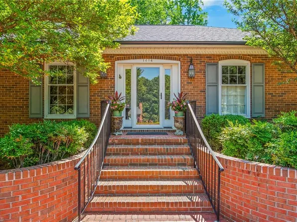 1414 Trafalgar Dr, High Point, NC 27262