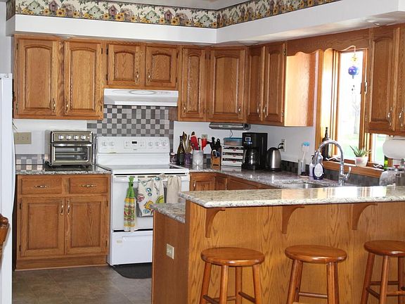 3rd image of 6306 HUBERT AVENUE