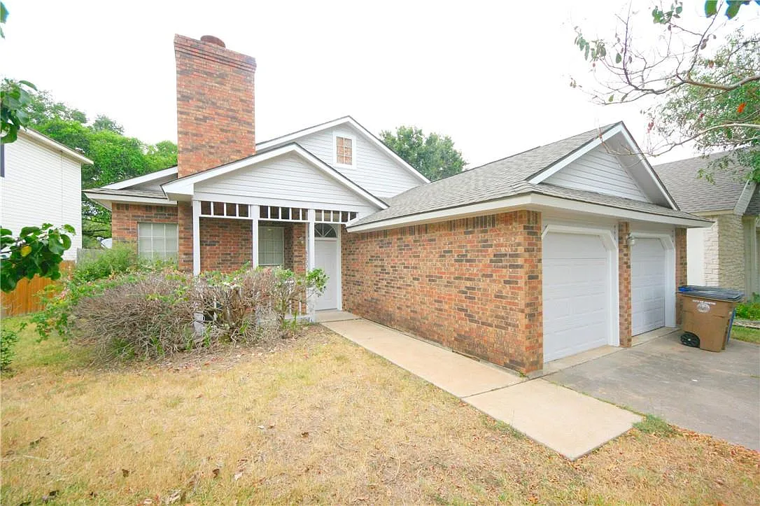 3 bed, 2.0 bath, 1484 sqft, $1,995 — Photo 1