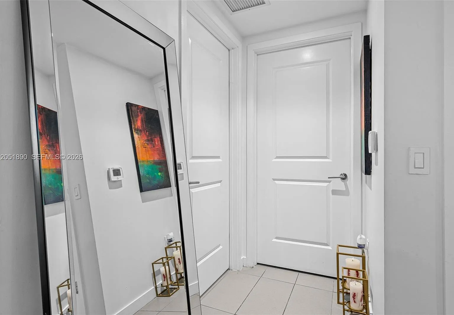 Canvas Condo — Photo 3
