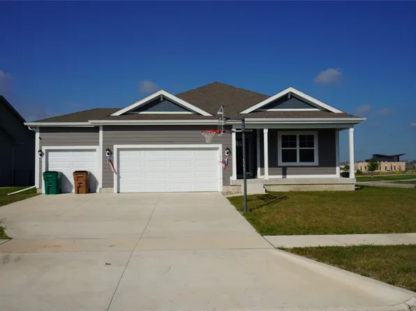 1416 NE Aspen Ct, Grimes, IA 50111