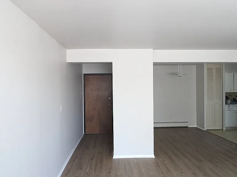 5306 N Cumberland Ave #321 — Photo 1