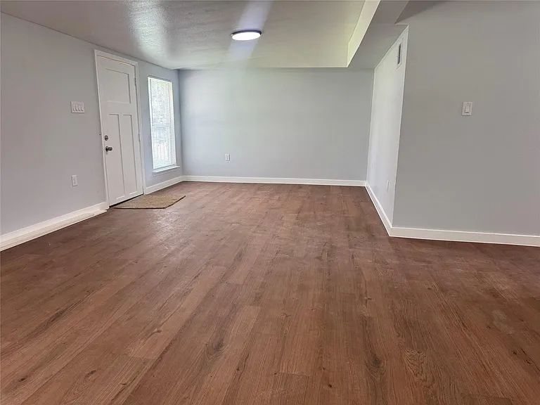 10437 Barnham St — Photo 6