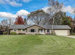 2216 W Hickory Ln, Mequon, WI 53092