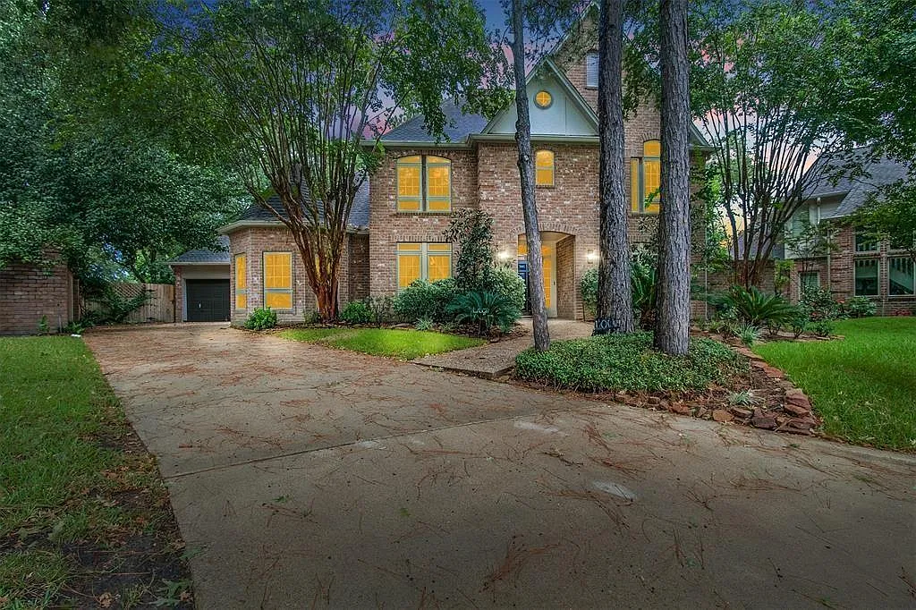 4 bed, 3.5 bath, 3589 sqft, $3,800 — Photo 1
