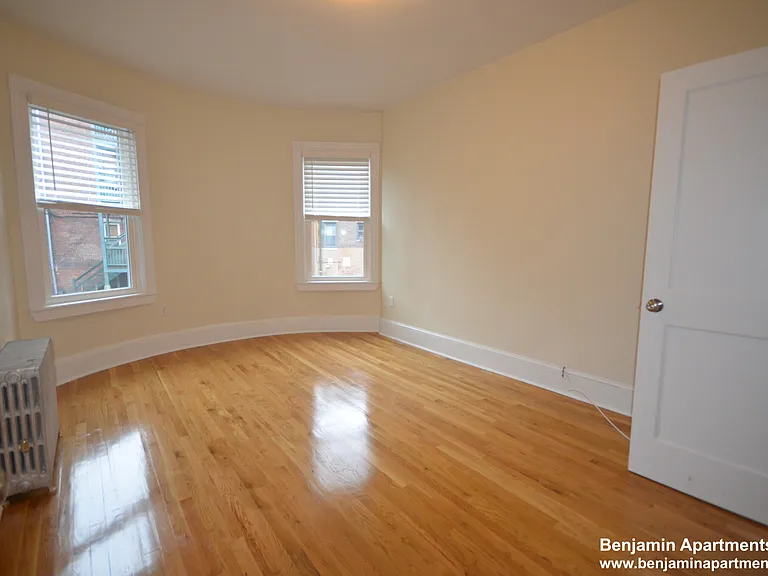 1589 Beacon St #4 — Photo 1