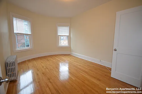 1589 Beacon St #4 Photo 1