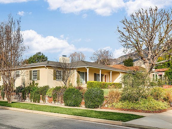 3rd image of 1885 Grand Oaks Ave