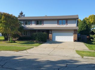 612 E Kenz Ct, Lake Villa, IL