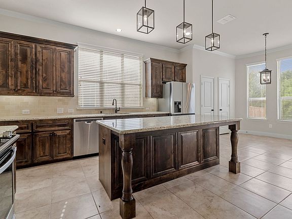4th image of 1603 Trowbridge Cir