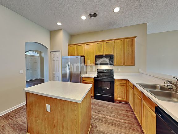 3rd image of 9177 Prosperity Lake Dr
