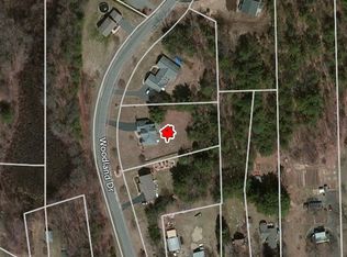 25 Woodland Dr, Northampton, MA 01062