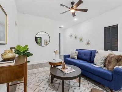 2608 E Lake Ave, Tampa, FL, 33610