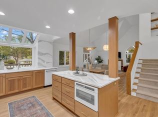 7854 Howe Cir, Prairie Village, KS 66208