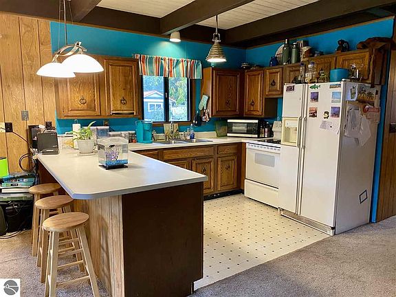 4th image of 220 Otsego Pl