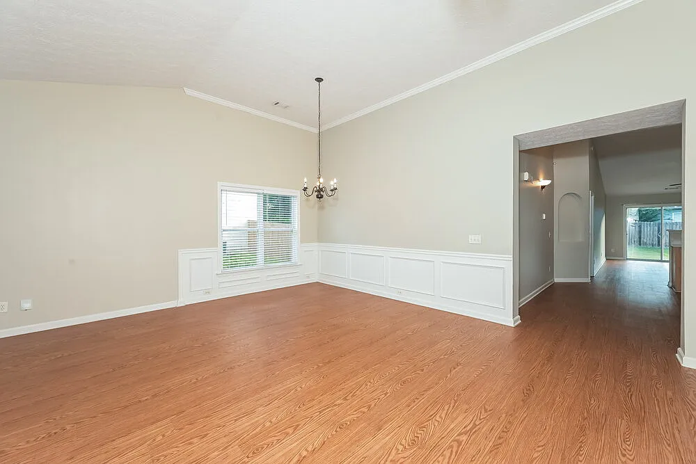 3 bed, 2.0 bath, 1737 sqft, $2,200 — Photo 4