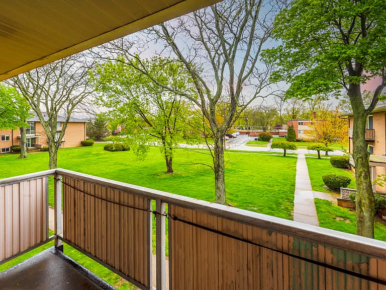 22081 River Oaks Dr #B8 — Photo 25