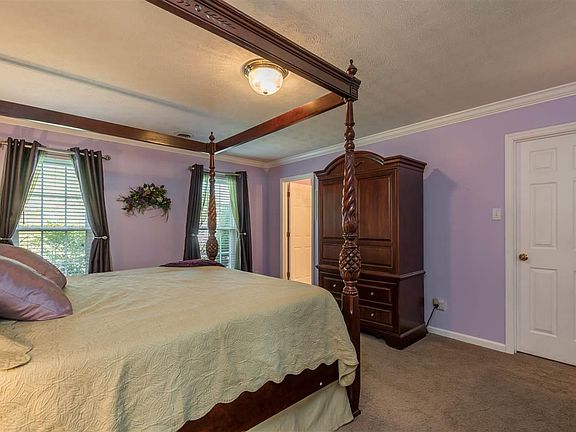 3rd image of 809 Whitesburg Dr