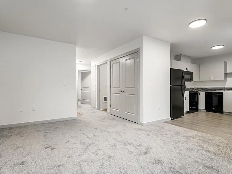 110 SW 7th St — Photo 21