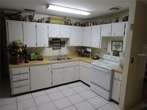 5th image of 11106 N 61st St