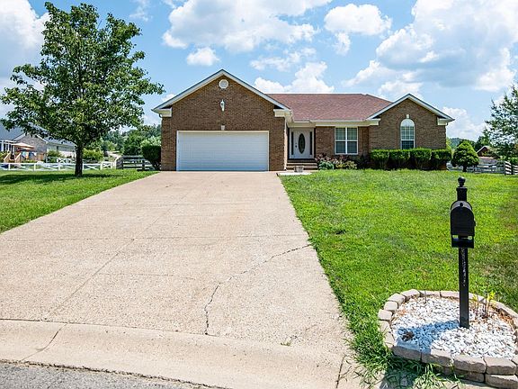 3rd image of 376 Jade Dr