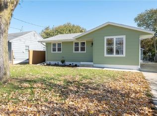 1525 Sampson St, Des Moines, IA 50316