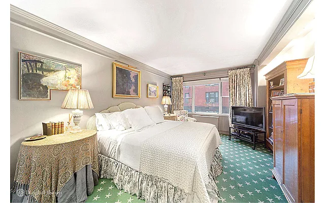 Sold by Douglas Elliman | media 20