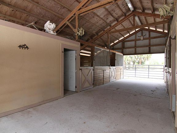 With Feed & Tack Room