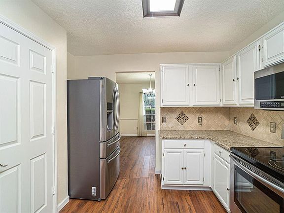4th image of 2724 Country Creek Ln